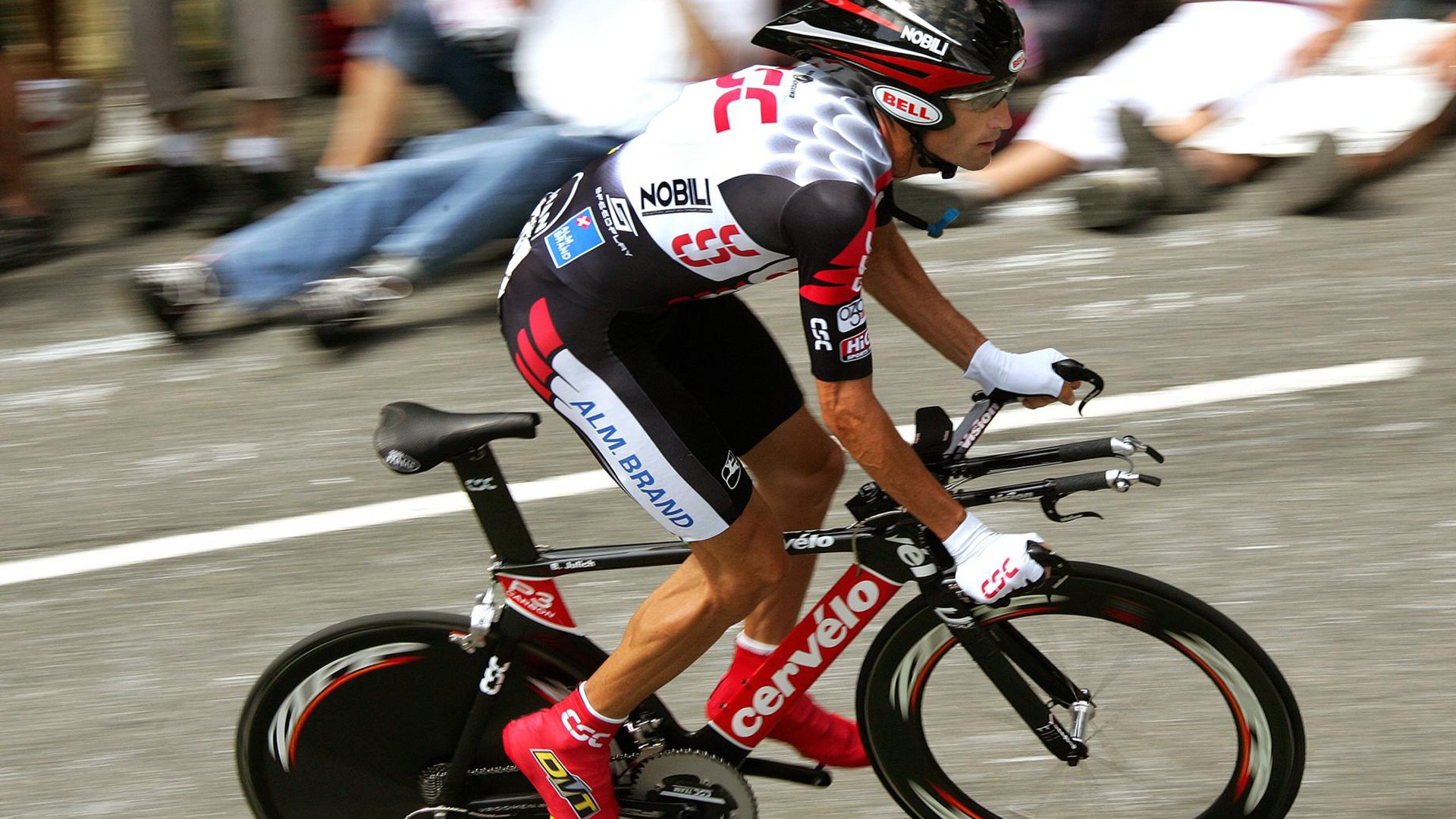 世界杯表现不佳前锋在欧冠重生 用帽子戏法打破质疑