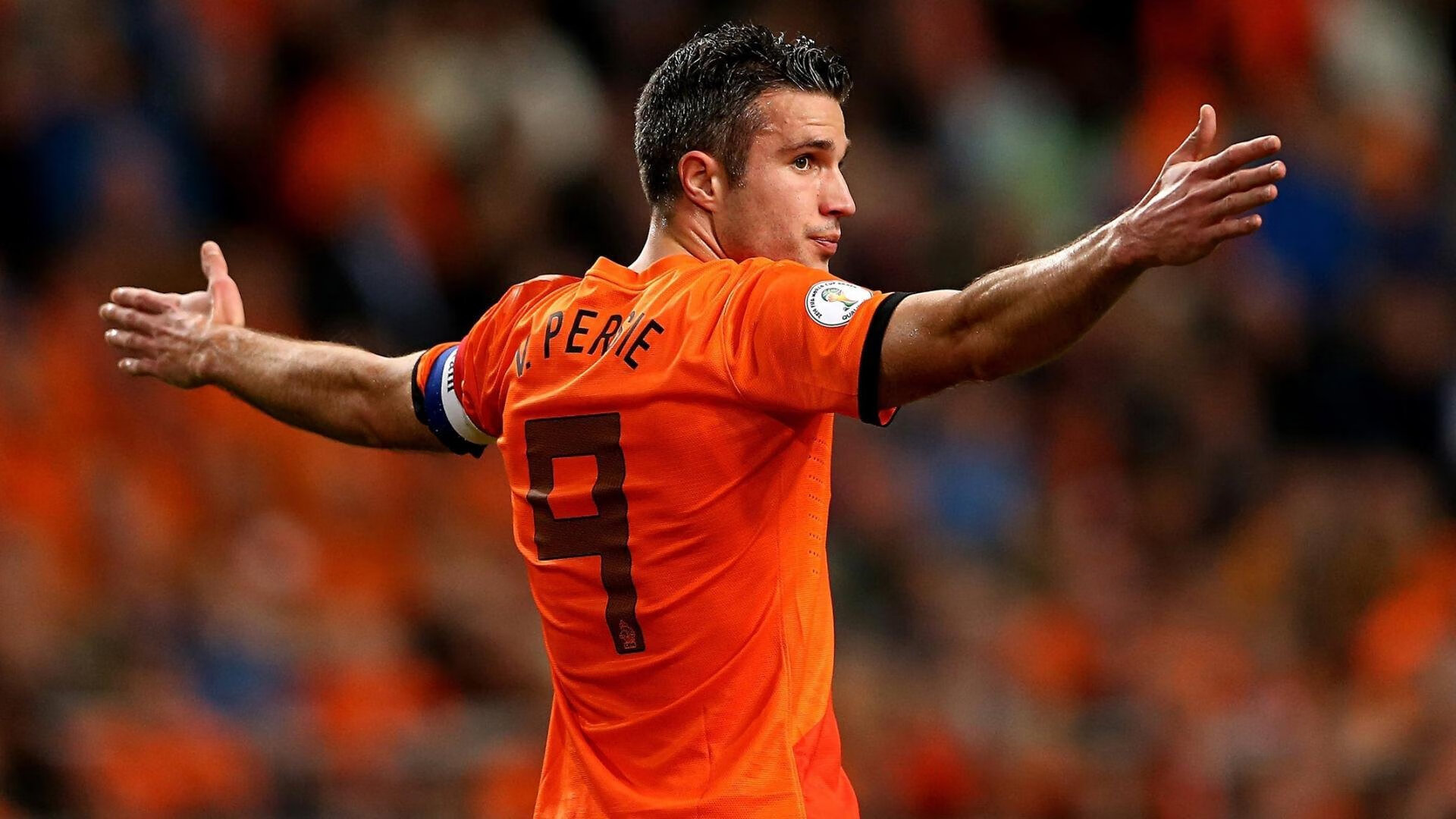 轮滑绕桩速度赛 锥桶间S形路线考验操控精度